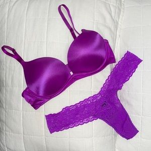 Like new Victoria’s Secret matching bra and panties
